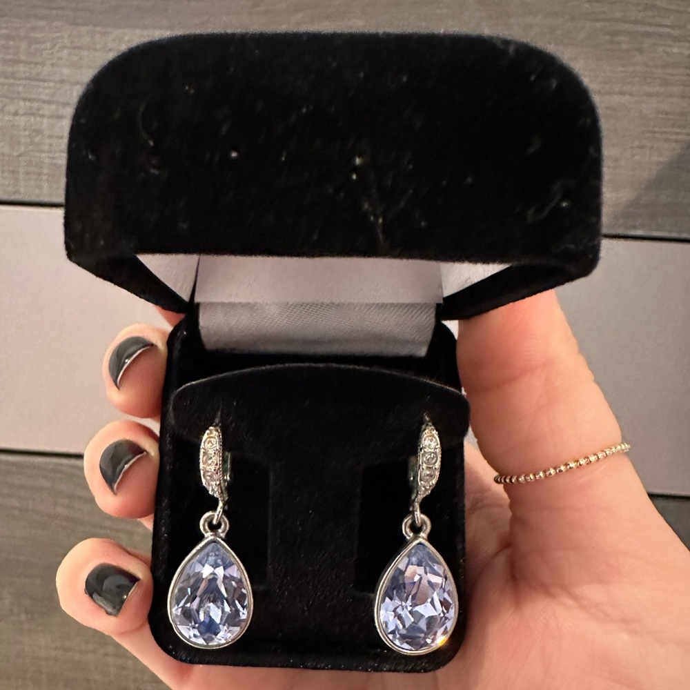 GIVENCHY EARRINGS BLUE PEAR SHAPED FACETED CRYSTAL DROP STUD LEVER BACK SILVER.